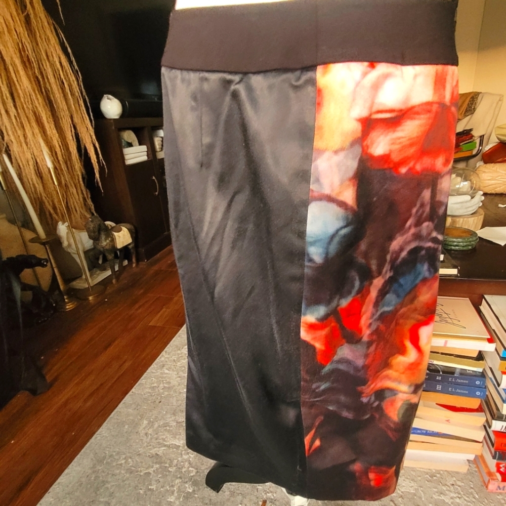 Ted Baker London Black and Floral Pencil Skirt